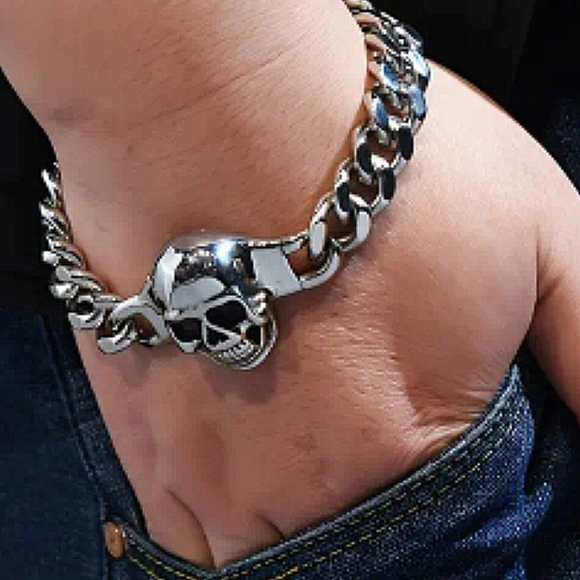 New! MEN'S Titanium Steel Skull Bracelet. 7.5" - Picture 1 of 4